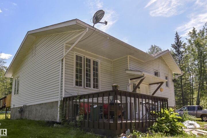 Property Photo:  661021A Hwy 827  AB T9S 2A9 