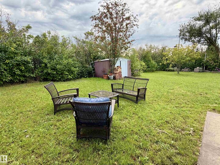 Property Photo:  5033 53 Avenue  AB T0B 0C0 