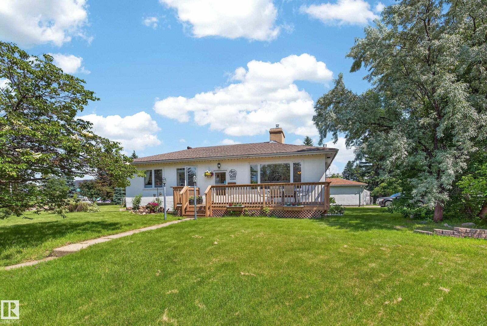 Property Photo:  11303 115 Street NW  AB T5G 2V5 