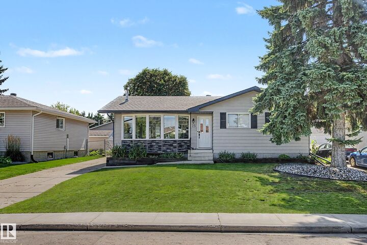 Property Photo:  25 Galloway Drive  AB T8A 2L7 