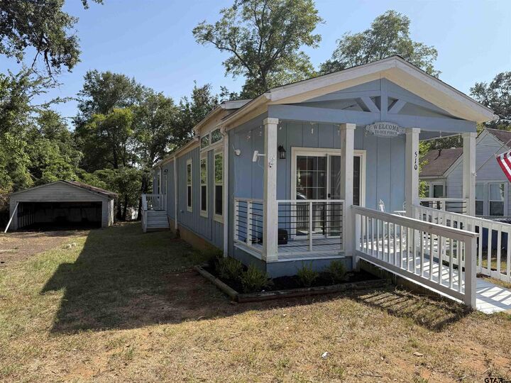 Property Photo:  510 E Henderson St.  TX 75684 