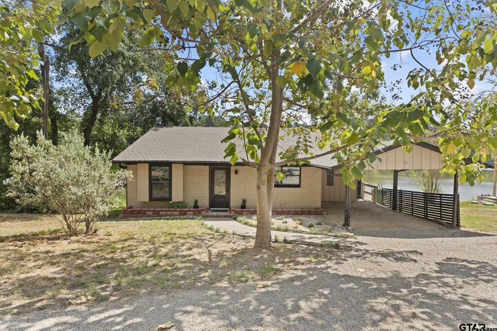 Property Photo:  1225 Chateau Ln  TX 75771 