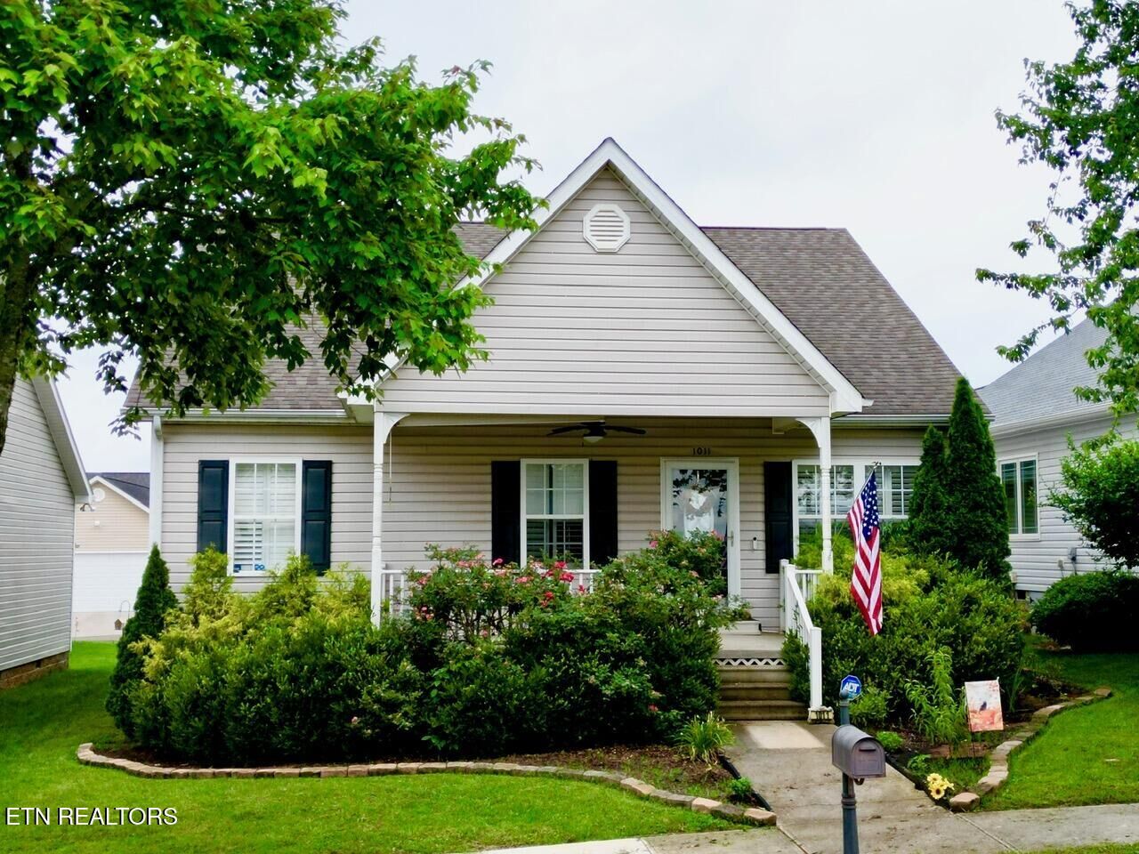 Property Photo: 1011 Wentford Ave TN 37874
