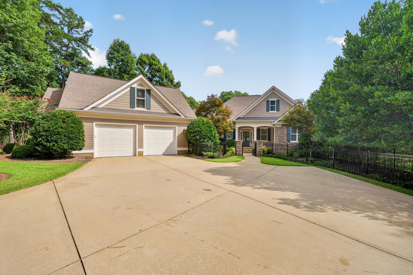Property Photo:  1050 Dejarnet Place  GA 30642 