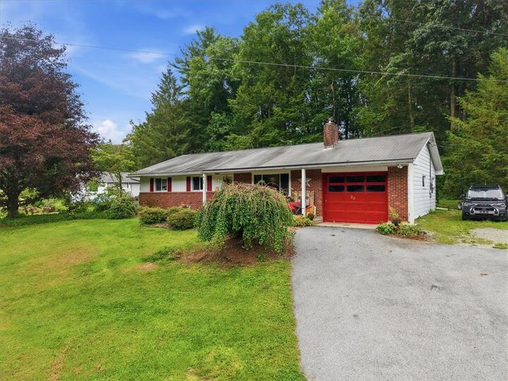 Property Photo: 20 Serfass Lane PA 18071