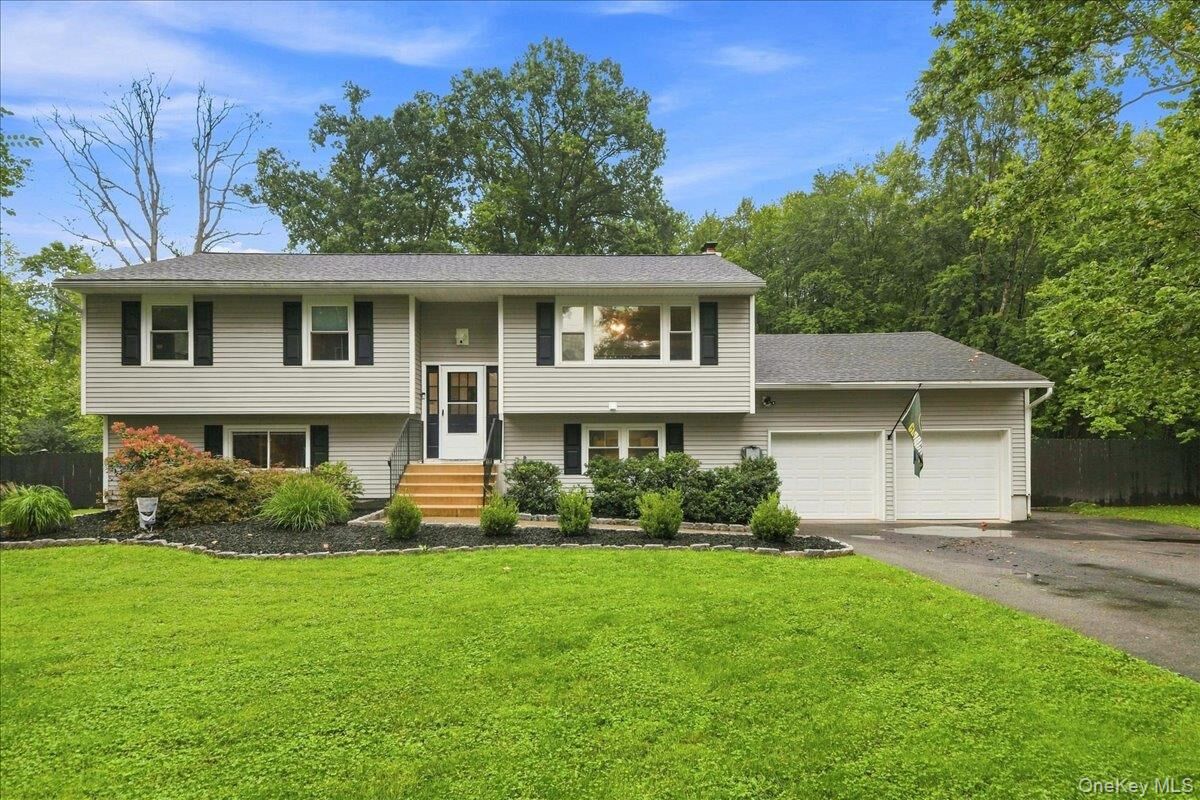 Property Photo:  21 Dennis Road  NY 12590 