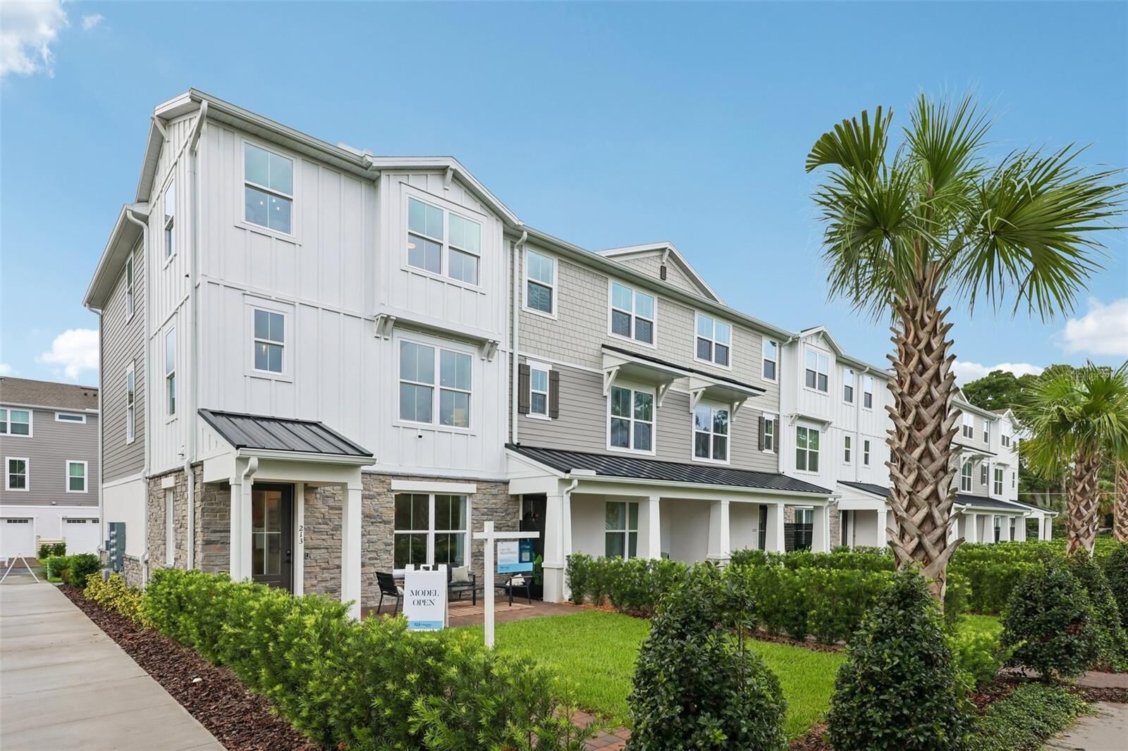 Property Photo:  213 Pasquala Way  FL 32765 
