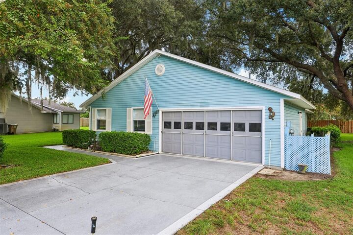 Property Photo:  1607 Selkirk Drive  FL 34788 