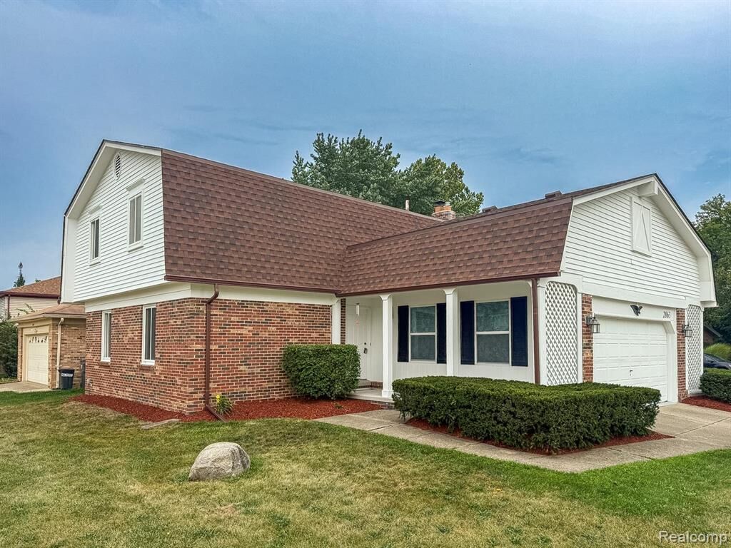Property Photo: 2863 Continental Drive MI 48083 5755