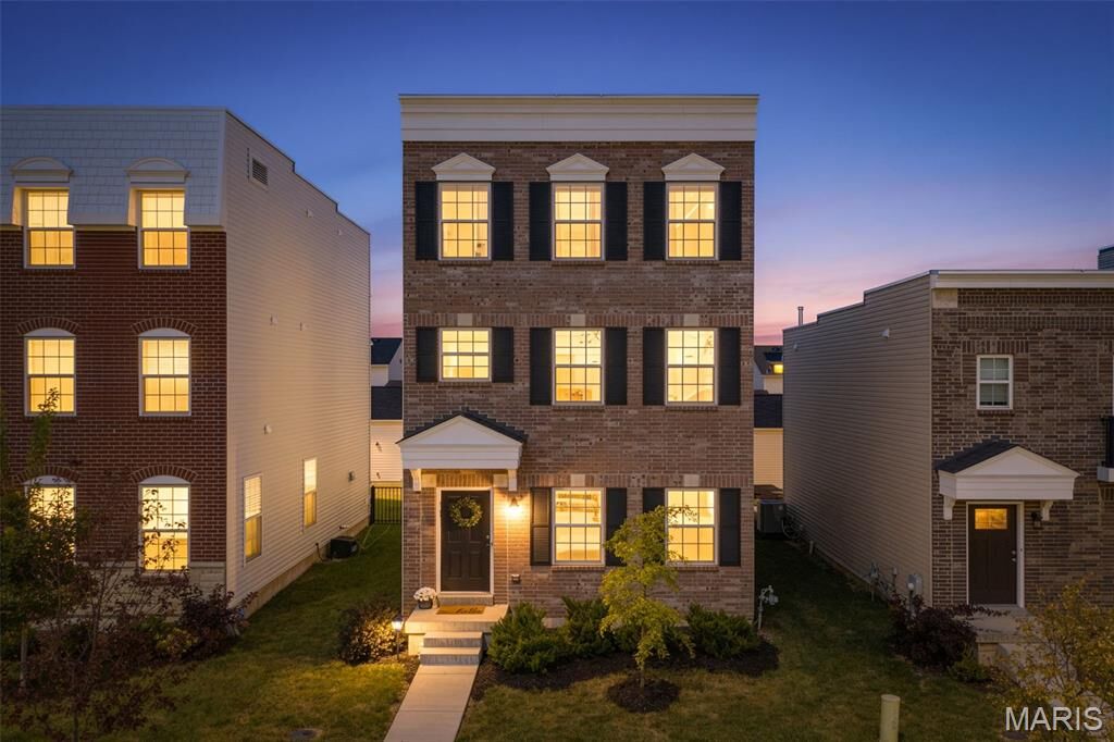 Property Photo: 9433 Vandervoort Court MO 63126