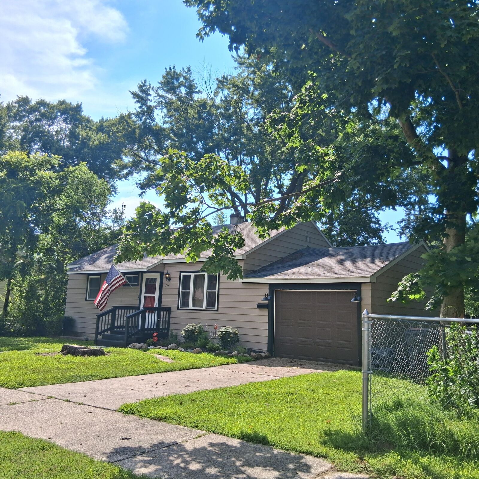 Property Photo: 746 Hiways Avenue MI 49090