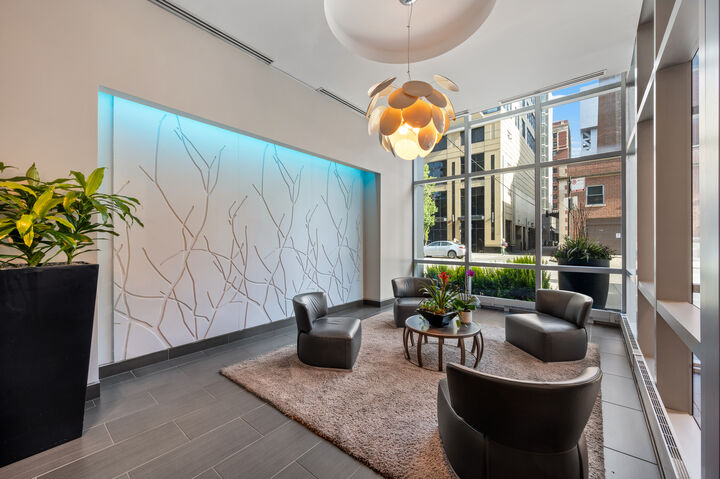 Property Photo:  110 W Superior Street 2603  IL 60654 