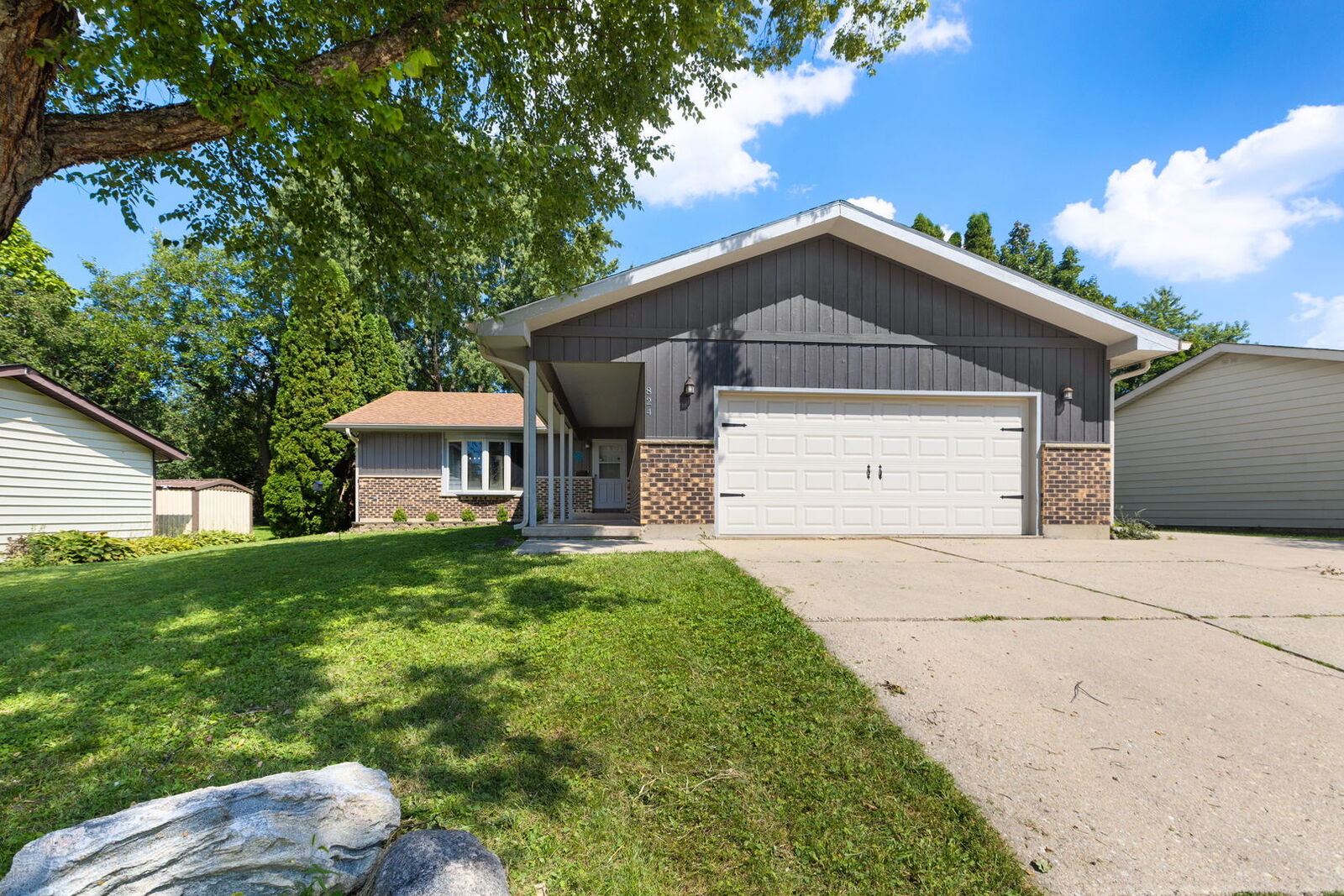 Property Photo:  824 Royal Drive  IL 60050 