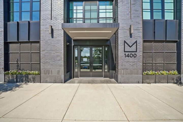 Property Photo:  1400 W Monroe Street 2B  IL 60607 