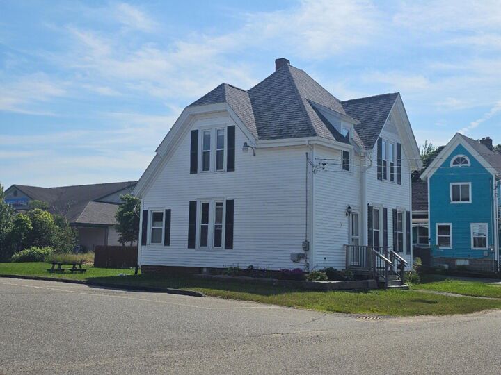Property Photo:  8 Cottage Street  ME 04658 