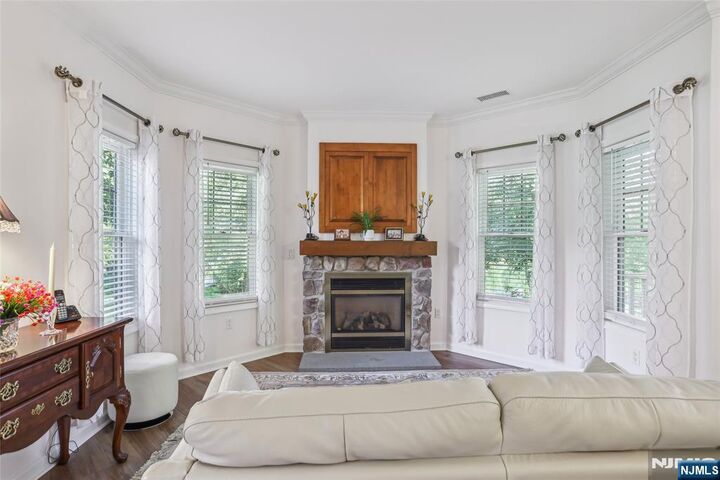 Property Photo:  11 Maple Crescent 3  NJ 07462 