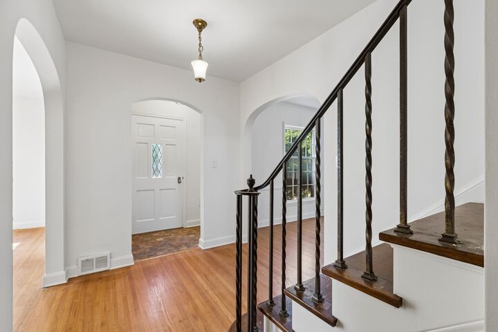 Property Photo:  511 Janalyn Circle  MN 55416 