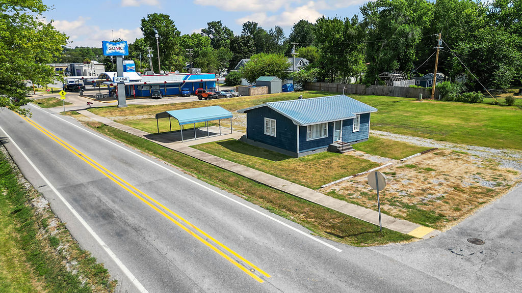 Property Photo: 102 SE Galveston Street AR 72736