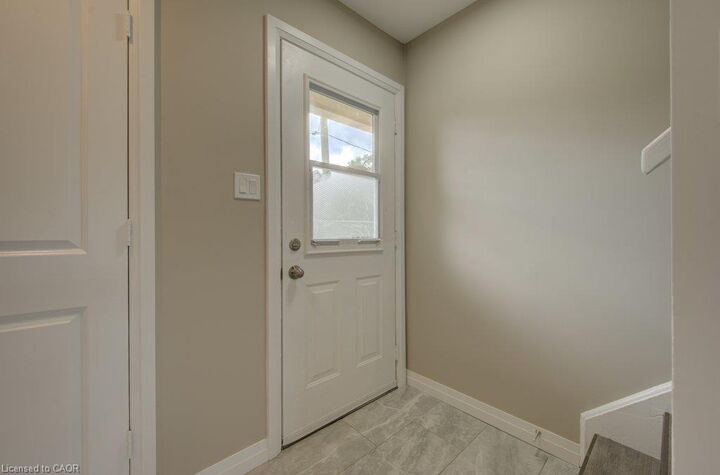 Property Photo:  2 Gilholm Avenue  ON N1S 1P7 