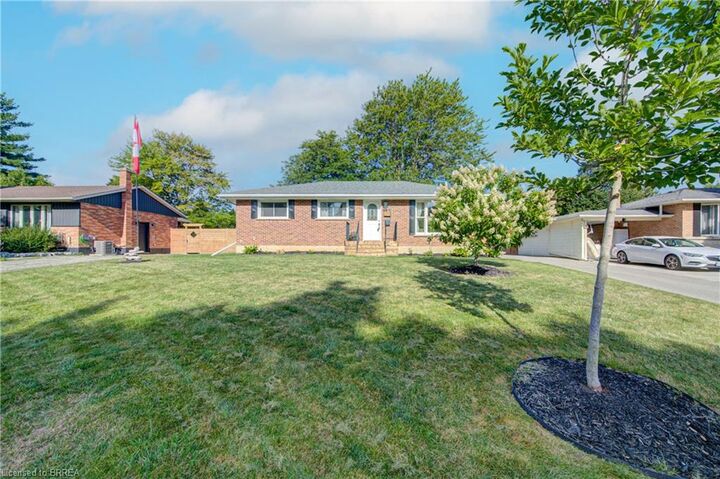 Property Photo:  62 Forsythe Avenue  ON N3R 3L7 