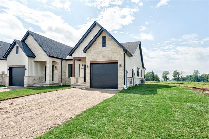 Property Photo:  102 Clayton Street  ON N0K 1N0 