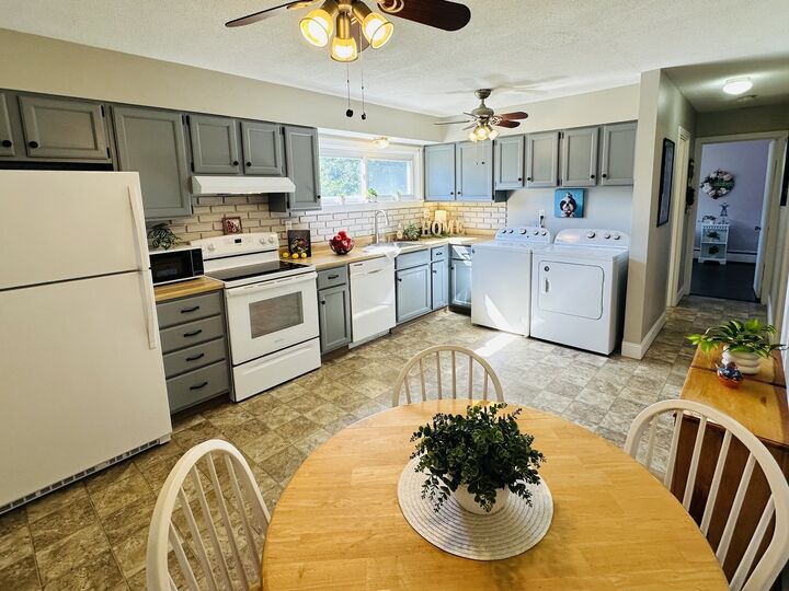 Property Photo:  162 Horseshoe Dr 162  MA 01022 