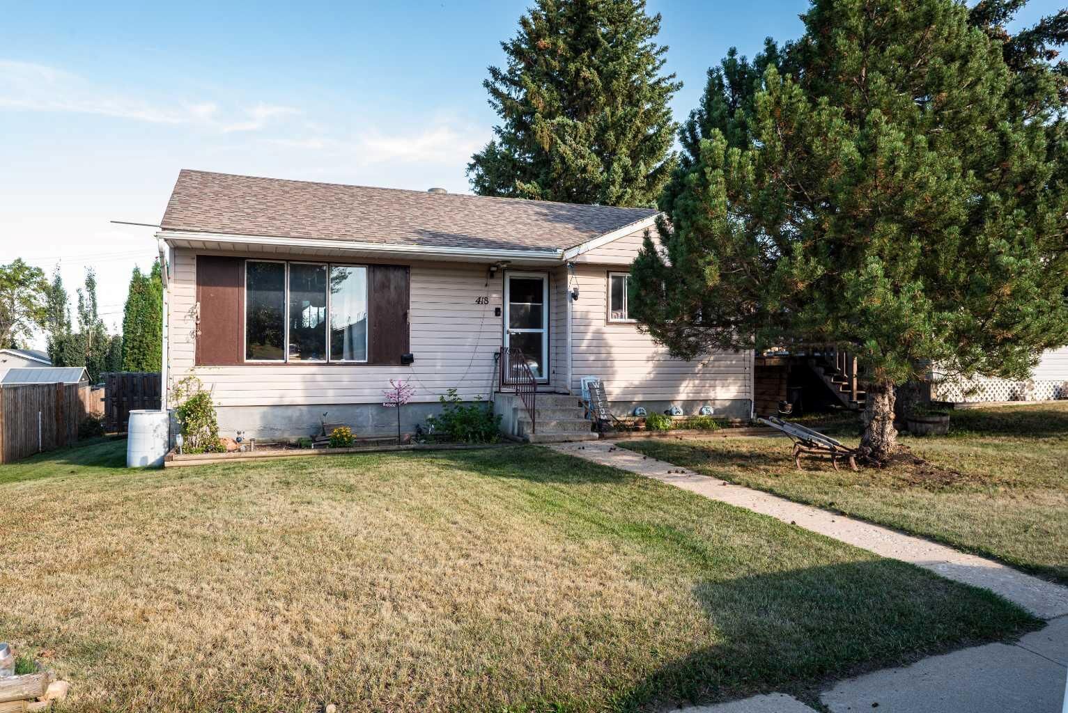 Property Photo:  418 School Road  AB T0M 2C0 