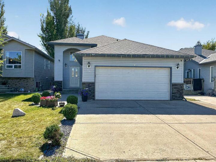 Property Photo:  36 Kodiak Boulevard N  AB T1H 6S7 