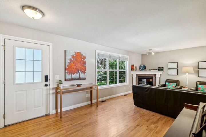 Property Photo:  159 Somme Manor SW  AB T2T 6J3 