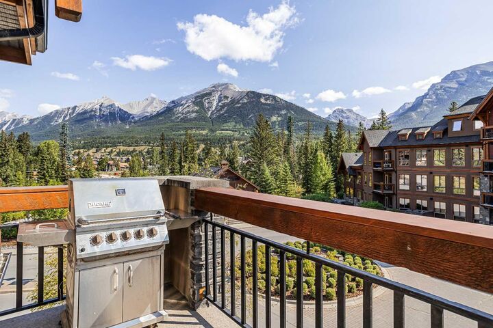 Property Photo:  505 Spring Creek Drive 302  AB T1W 0C5 