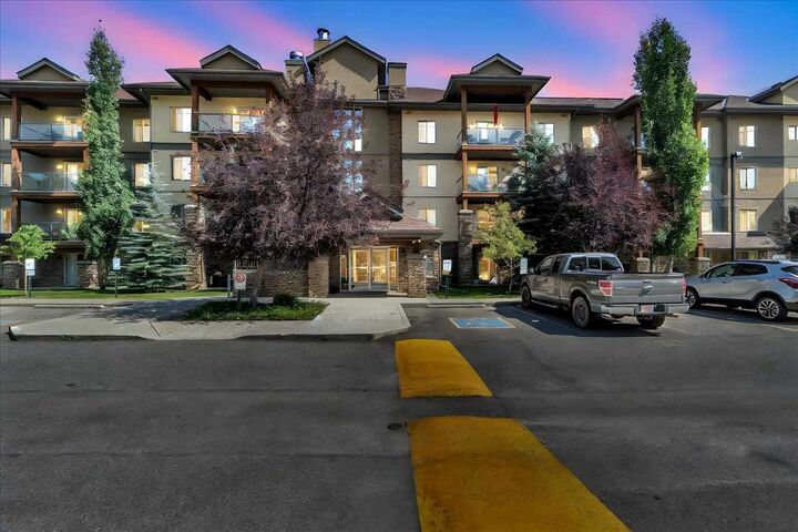 Property Photo:  92 Crystal Shores 2408  AB T1S 2M9 