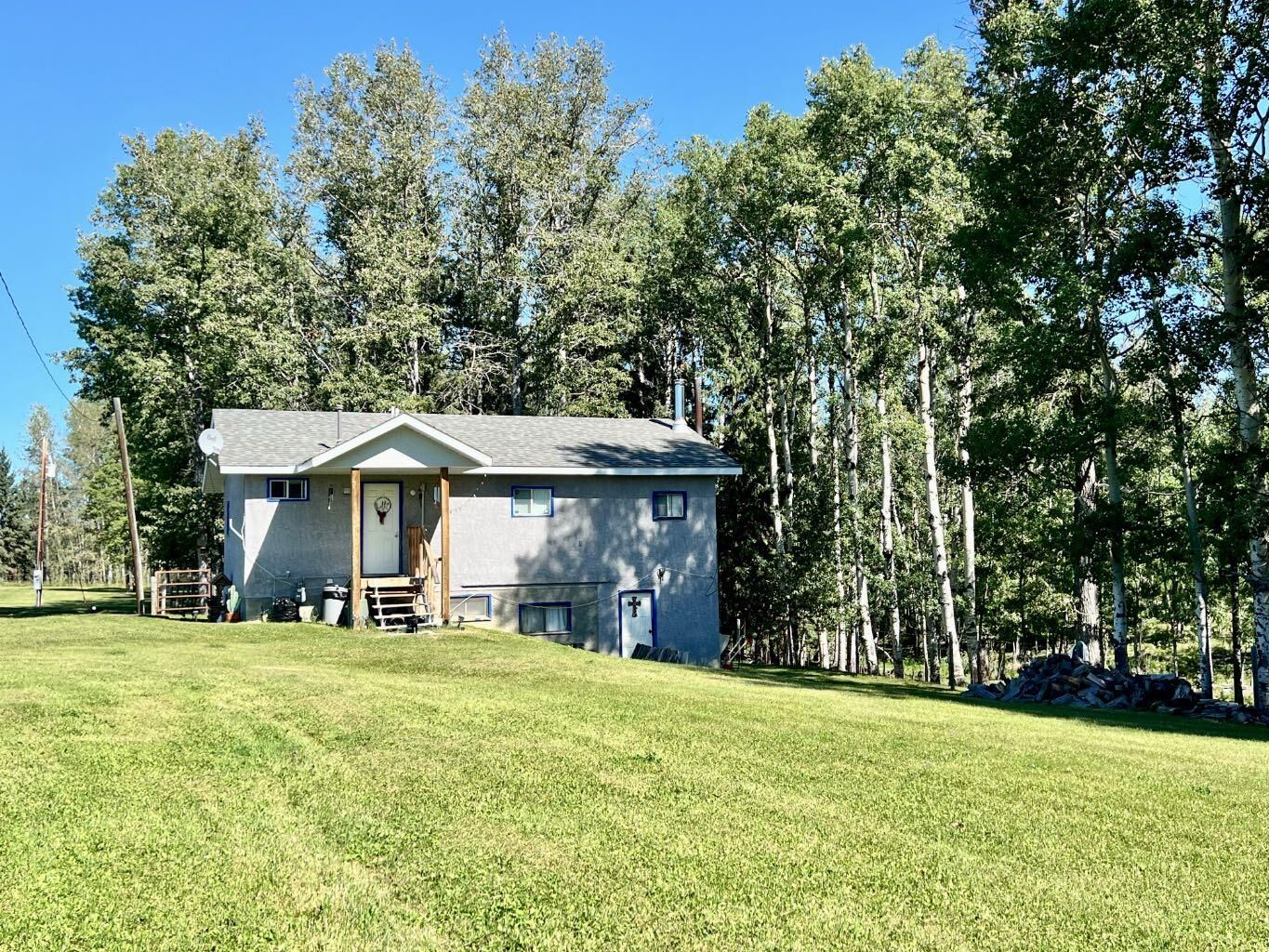 Property Photo:  65033 Twp Rd 38-0  AB T4T 1A4 