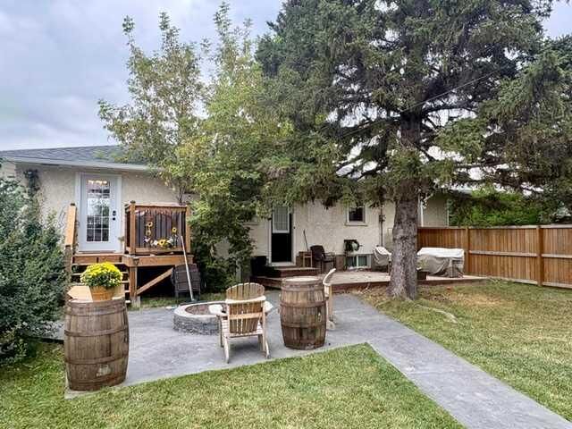 Property Photo:  5209 50 Street  AB T4H 1H2 