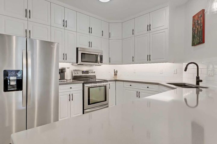 Property Photo:  2419 Erlton Road SW 402  AB T2S 3B8 
