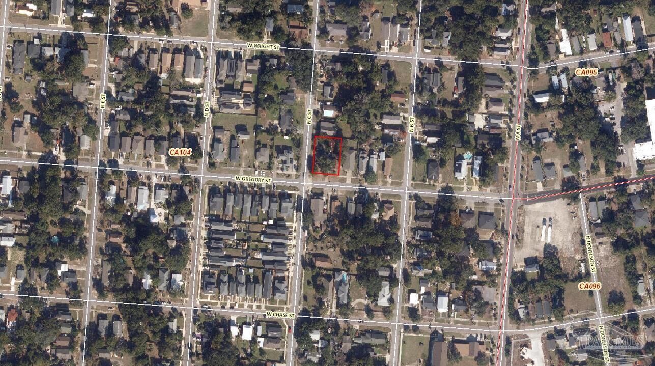 Property Photo:  816 W Gregory St  FL 32502 