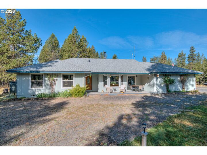 Property Photo: 55471 Richard Way OR 97707