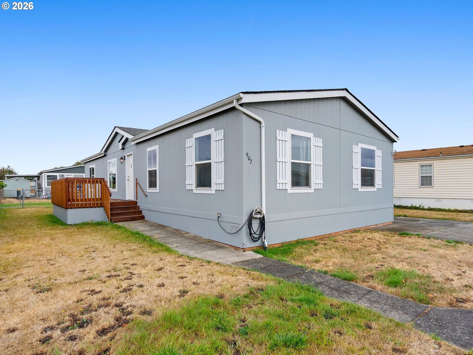 Property Photo: 907 York St 84 OR 97325