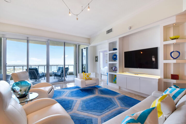 Property Photo:  5050 N Ocean Drive 1503  FL 33404 