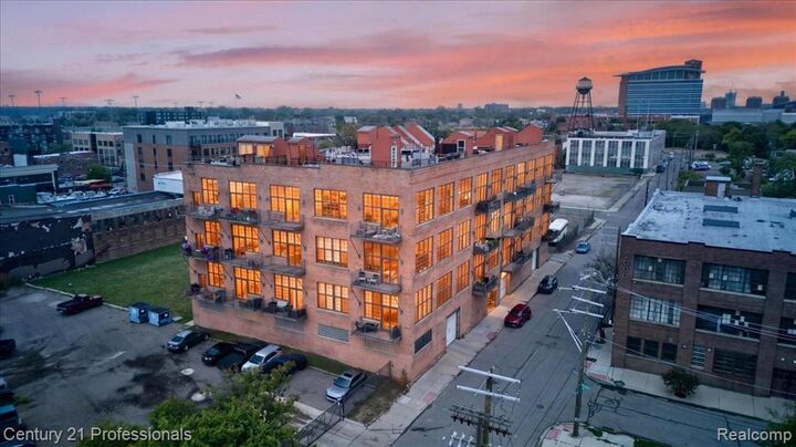 Property Photo: 2003 Brooklyn Street 410 MI 48226