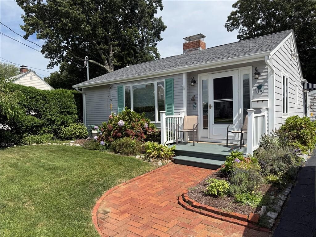 Property Photo:  88 Terrace Ave Avenue E  RI 02915 