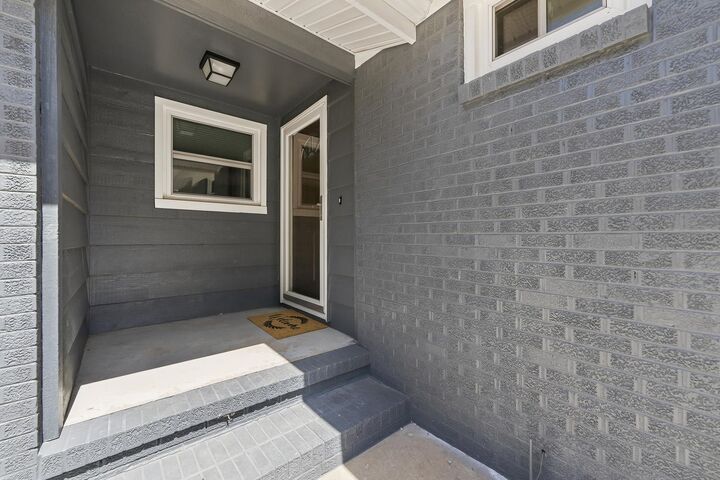 Property Photo:  502 W Allison St  KS 67002 