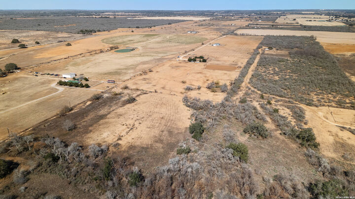 Property Photo:  750 Barth Ln  TX 78065 