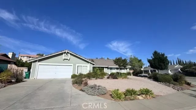 Property Photo: 41309 Crispi CA 93551