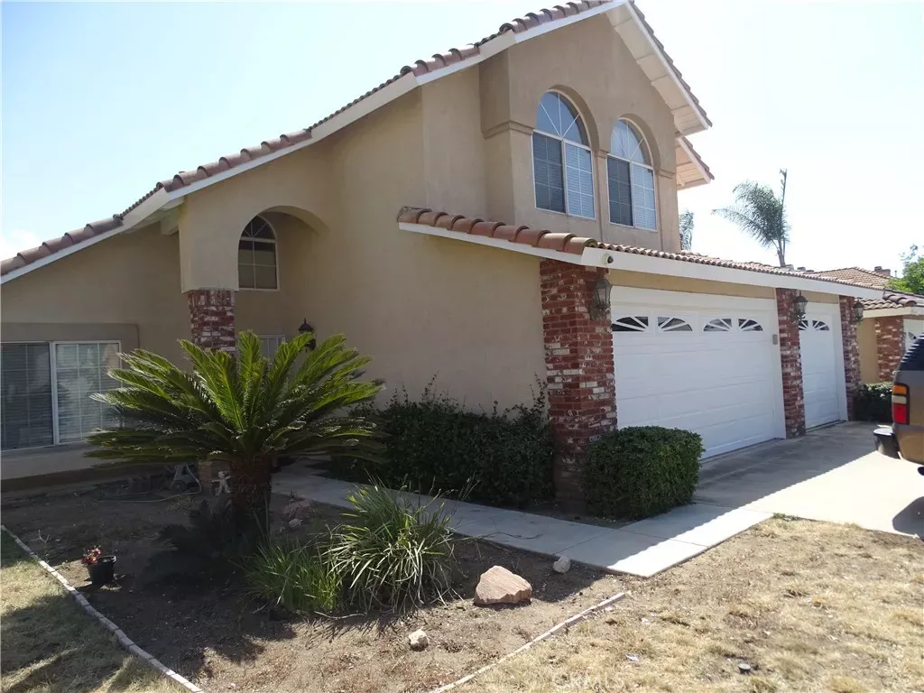 Property Photo:  20311 Edmund Road  CA 92508 