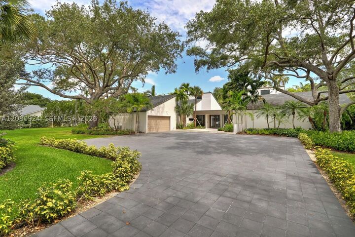 Property Photo:  6121 SW 104th St  FL 33156 