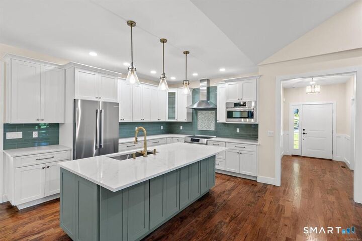 Property Photo:  580 South Main Street  CT 06040 