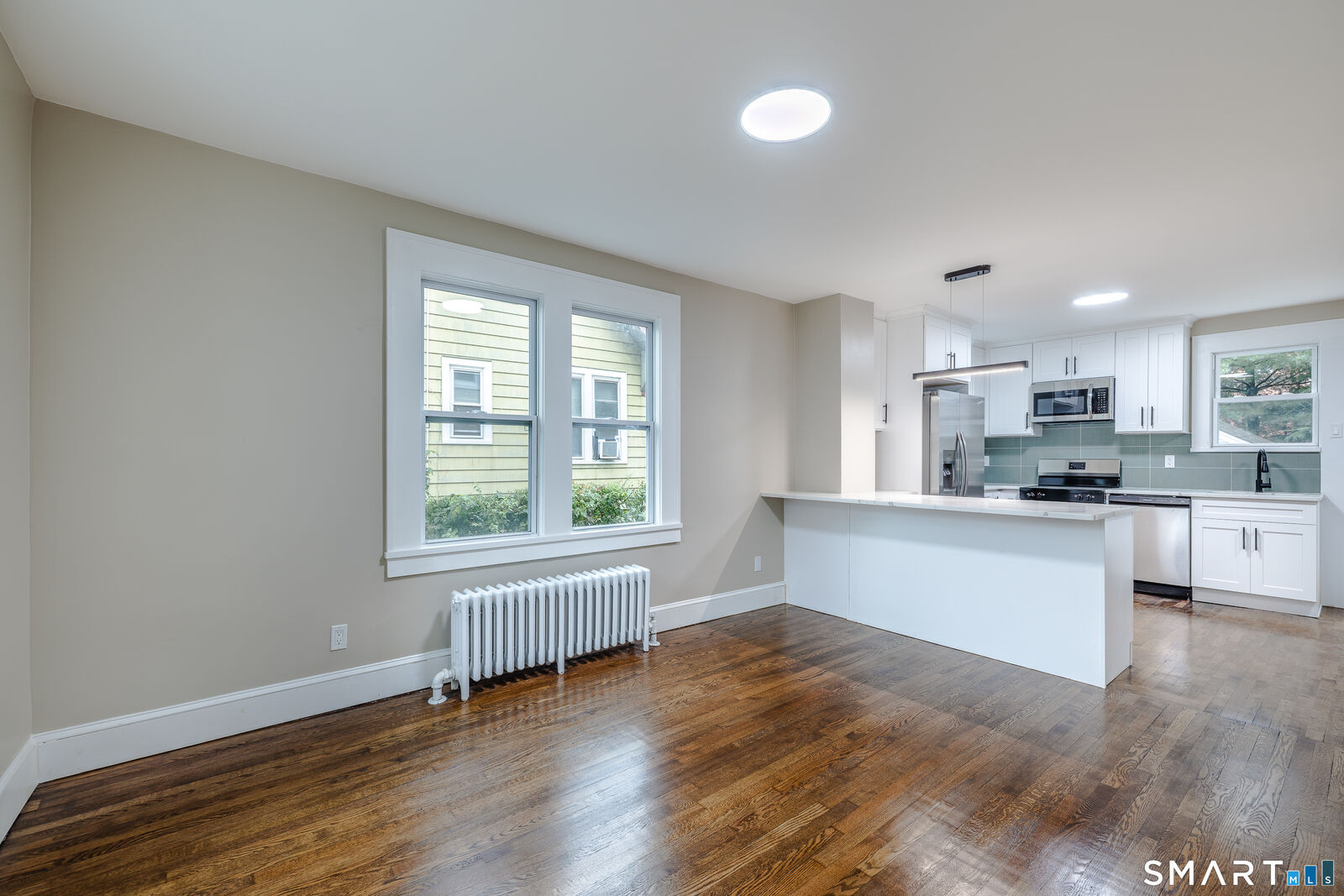Property Photo:  79 Evelyn Street  CT 06615 