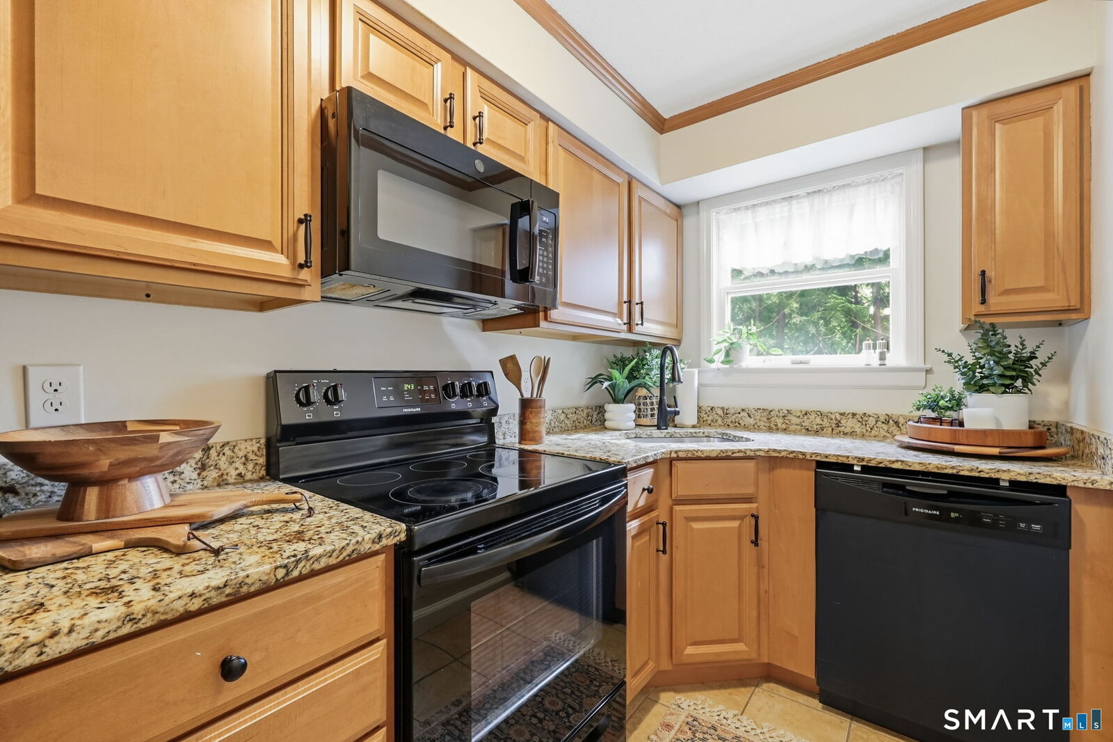 Property Photo:  1 Concorde Way A6  CT 06096 