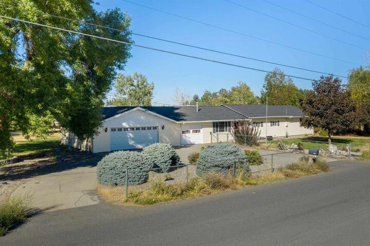Property Photo: 10920 W 21st Ave WA 99001