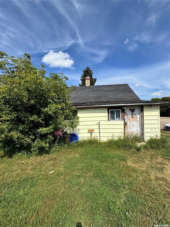 Property Photo:  206 Main Street  SK S0K 2B0 